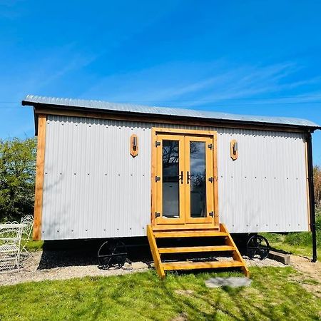 The Hut@Trefechan Wen - Coastal Coziness! Goodwick Exterior photo