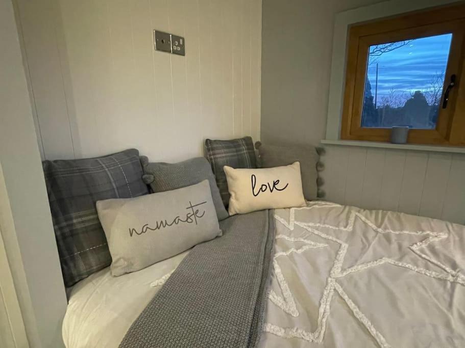 The Hut@Trefechan Wen - Coastal Coziness! Goodwick Exterior photo