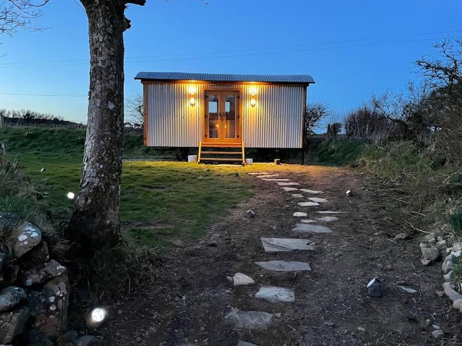 The Hut@Trefechan Wen - Coastal Coziness! Goodwick Exterior photo