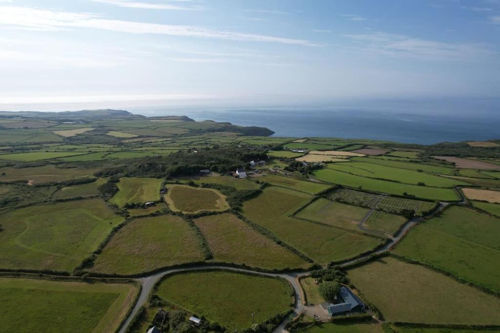 The Hut@Trefechan Wen - Coastal Coziness! Villa Goodwick Exterior photo