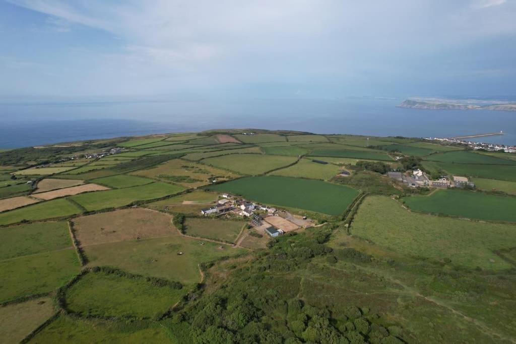 The Hut@Trefechan Wen - Coastal Coziness! Goodwick Exterior photo