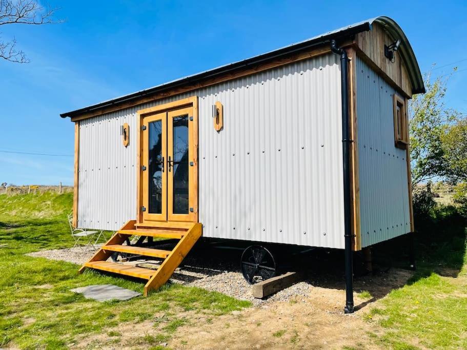 The Hut@Trefechan Wen - Coastal Coziness! Goodwick Exterior photo
