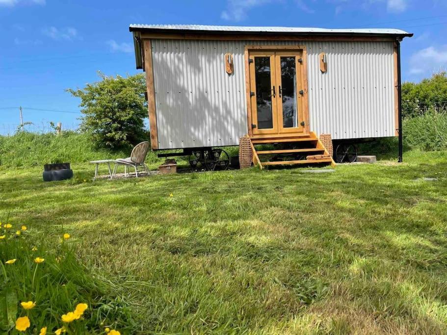 The Hut@Trefechan Wen - Coastal Coziness! Villa Goodwick Exterior photo