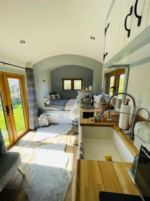 The Hut@Trefechan Wen - Coastal Coziness! Goodwick Exterior photo