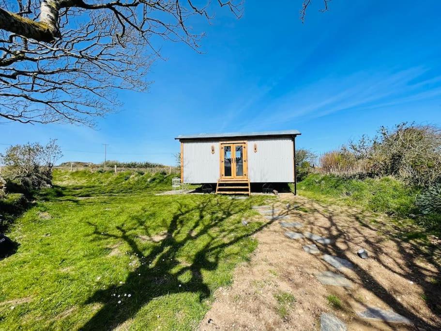 The Hut@Trefechan Wen - Coastal Coziness! Goodwick Exterior photo
